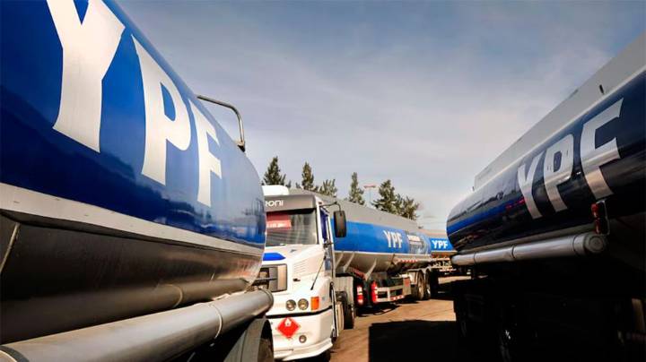 El Gobierno autorizó el funcionamiento de estaciones de servicio móviles para ampliar el acceso a combustibles