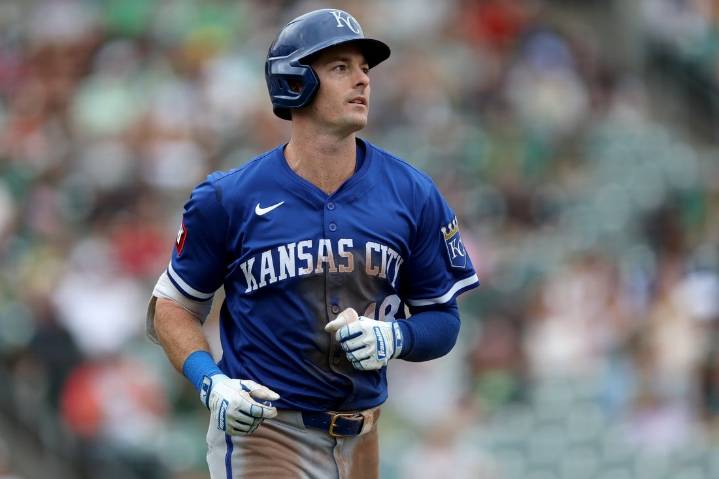 Deadspin | Reports: Braves sign OF Mike Yastrzemski to 2-year deal
