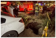 Joven choca contra un semáforo, sale del vehículo y cae a un socavón de aproximadamente 10 metros en Guadalajara