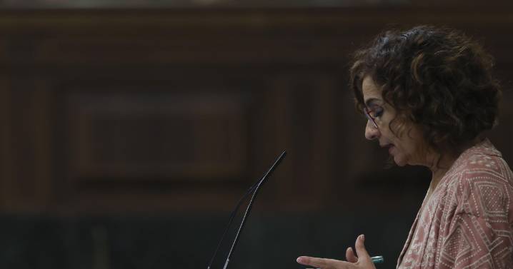 Montero queda acorralada por su responsabilidad política y deja a Sánchez más desprotegido