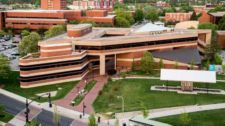 UofL mourns passing of former College of Business professor