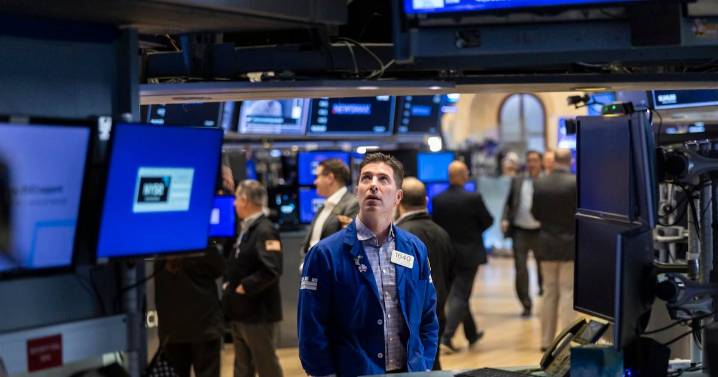 Wall Street ‘arranca’ diciembre con el ‘pie izquierdo’: Nasdaq, S&P 500 y Dow Jones caen HOY
