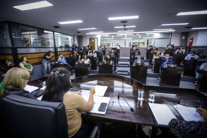 El Concejo Deliberante de Quilmes aprobó la licencia de Mayra Mendoza, quien ocupará su...