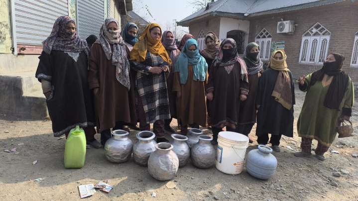 Kutpora Residents Protest Two-Month Drinking Water Crisis