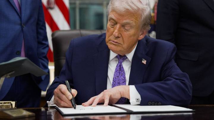 Trump Firma una Orden Para Unificar la Regulación de Inteligencia Artificial en EUA