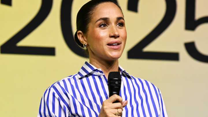Meghan Markle incluye en su nueva promo el libro que Kate Middleton usó en proyecto real, ¿homenaje o simple coincidencia?