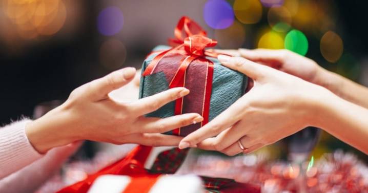 Estudio revela que los millennials serán los mayores compradores de la temporada navideña 2025, por encima de Gen X, Z y boomers