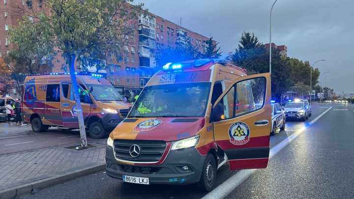 Muere una mujer en Madrid tras tirarse desde un décimo piso con sus dos hijos de 3 años, que han resultado graves