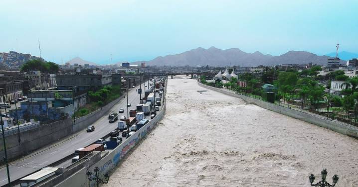 Botar basura a ríos AHORA es un delito: Castigan con hasta 6 años de cárcel por exposición al peligro