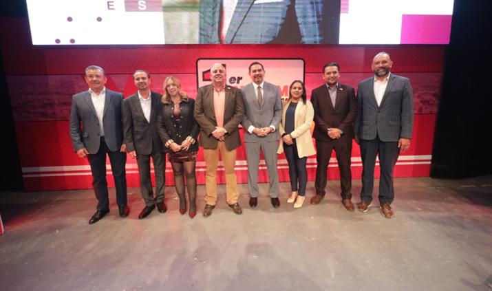 Acompaña Cruz a Jorge Marcial en su primer informe