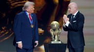 FIFA otorga a Donald Trump “premio de la paz” en ceremonia del sorteo Mundial 2026