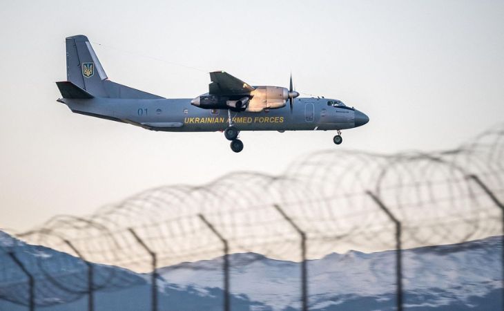 Mueren siete personas tras estrellarse avión militar en Rusia