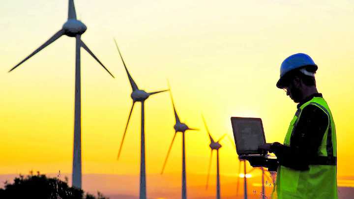 ‘Por castigar a hidroeléctricas, se llevó por delante a las energías renovables’: Esta es la medida del gobierno Petro que tiene en jaque al sector