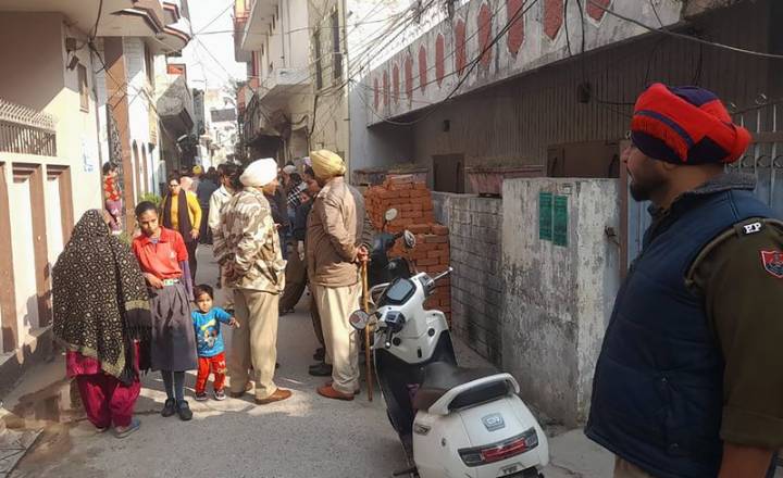 Cong MLA threatens to raze foundation stones in Jalandhar