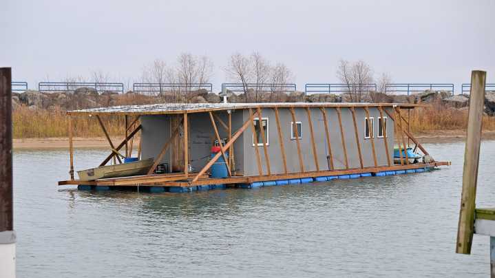 Viral houseboat makes it to Port Austin but now reevaluating journey