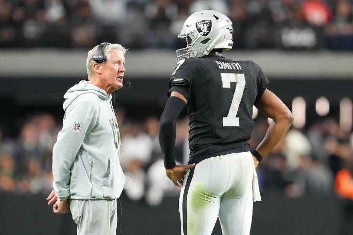 Pete Carroll Gives Strong Take on Geno Smith Amid Big Update on Raiders QB’s NFL Future Find out what Las Vegas Raiders' Coach Pete Carroll had to say about quarterback Geno Smith during a rough seaso