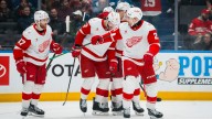 Detroit Red Wings jump into 1st in Atlantic with win over Canucks