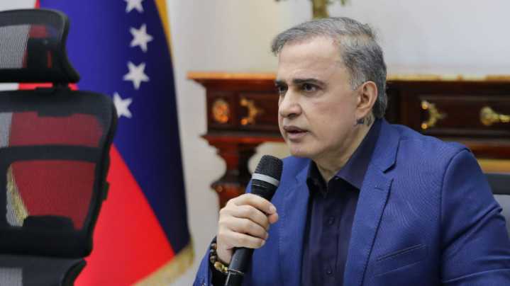 Fiscal a la BBC: "Apoyo a Maduro para la defensa de nuestra nación por la vía de las armas y para abrir el diálogo con EEUU”