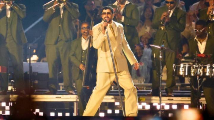 Bad Bunny desata la fiesta en su primera de ocho fechas en CDMX