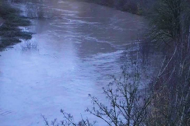 Kent closes portions of two more streets due to water over roadway