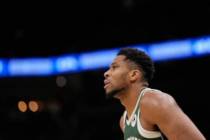 Rival Execs Predict Major Trade Destination for Giannis Antetokounmpo