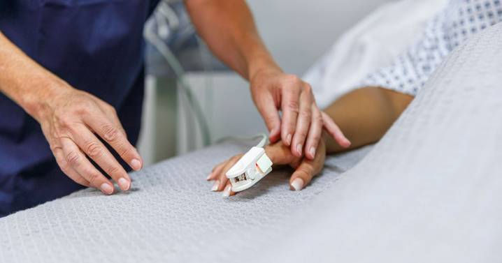 69 people in critical care, 1,717 in hospital as virus surges 50pc