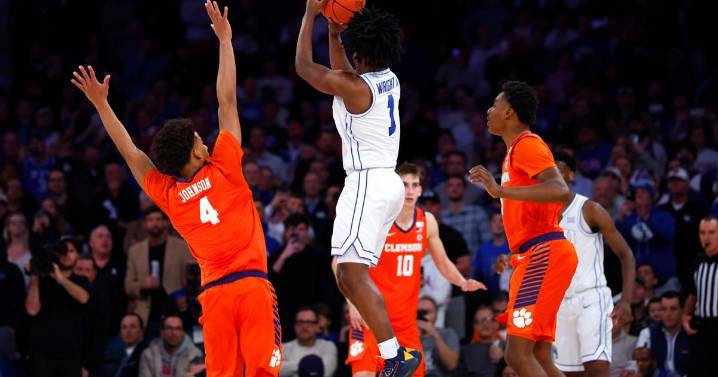 Wright hits winning 3 at buzzer and Dybantsa scores 28 as No. 10 Brigham Young rallies past Clemson 67