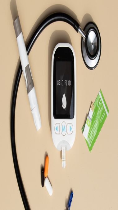 Early Red Flags: Subtle Symptoms of High Uric Acid People Often Ignore