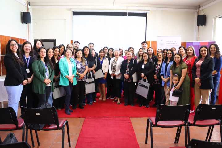 Santo Tomás Chillán reconoce a 35 TENS del Hospital de San Carlos por su apoyo a la formación académica.