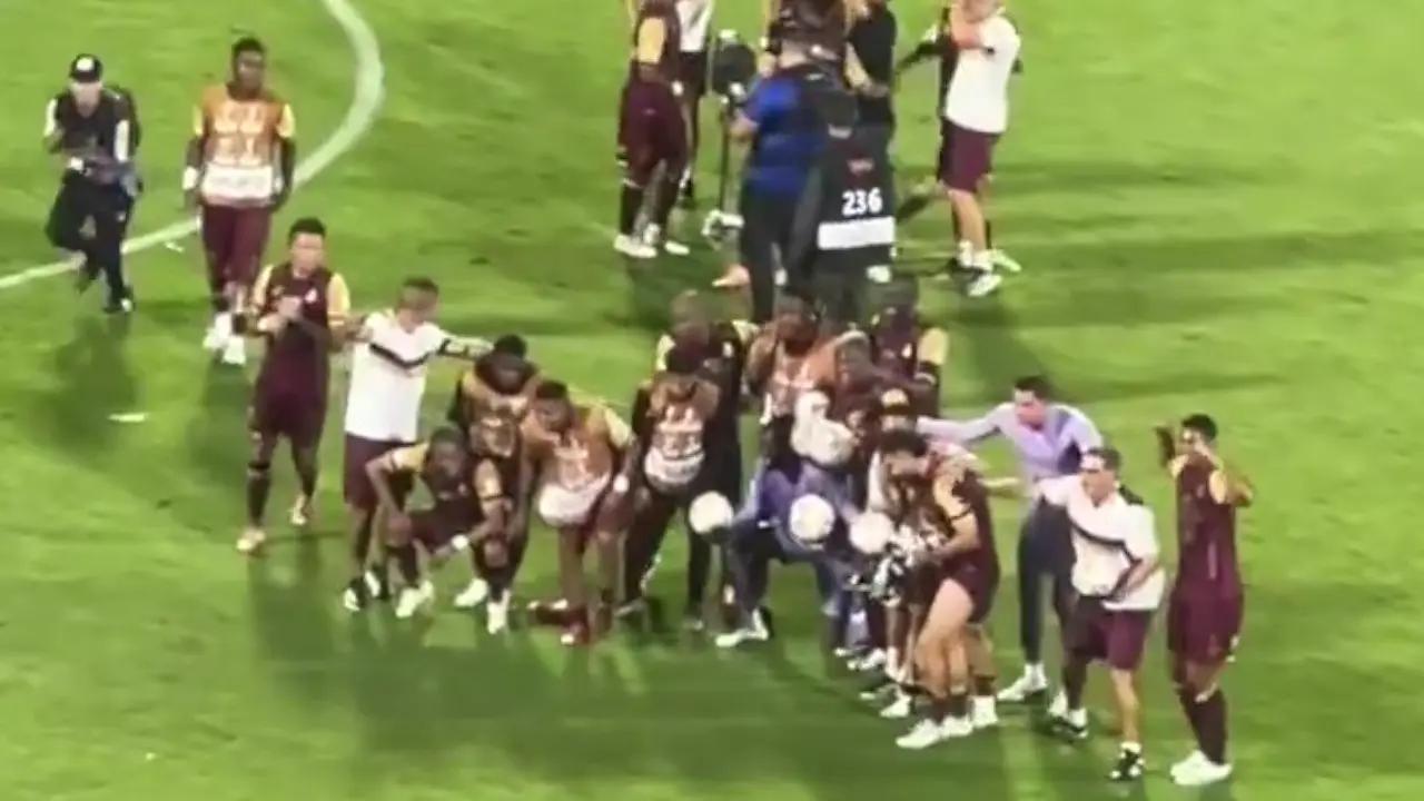 ¡Curiosa celebración! Como lo pidió Leonel Álvarez: El Deportes Tolima se ‘llevó los balones pa’ la casa’