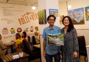 Una cafetería del centro de Gijón convertida en pinacoteca