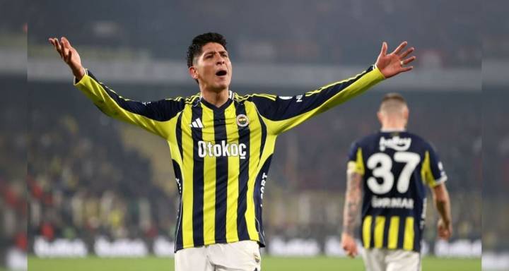 Fenerbahçe rescata empate agónico frente a Galatasaray en Turquía