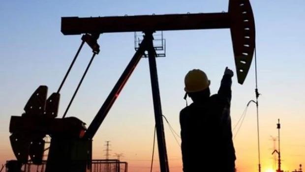 Gobierno venezolano pide a los trabajadores extremar la vigilancia en instalaciones petroleras