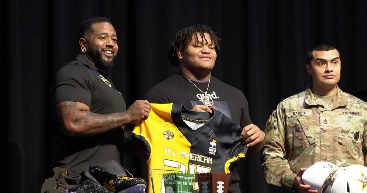 Marlin's Brysen Steele makes history during his signing day