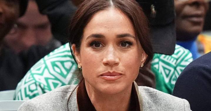 Meghan makes contact with estranged father in hospital