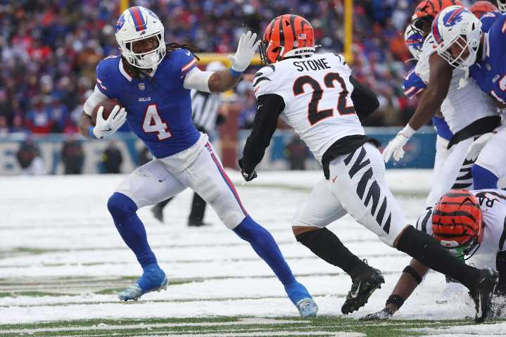 How DJ Turner II, Geno Stone and the Bengals defense graded in Week 14 vs. the Bills