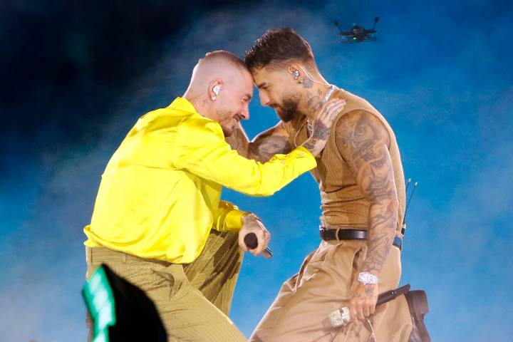 El emotivo encuentro entre abrazos de Maluma y J Balvin: “Eres un hermano para mí, quiero que todo el mundo sepa lo mucho que lo amo””