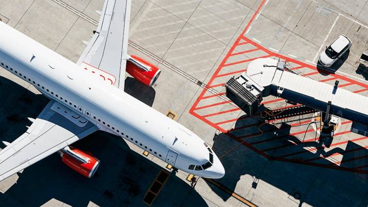 Tres aerolíneas frenan vuelos a Venezuela por interferencias en navegación aérea: estas son las opciones para pasajeros