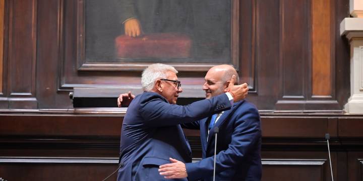 Un hombre de Máximo Kirchner regresa a la presidencia en Diputados PBA y Kicillof pidió por el endeudamiento