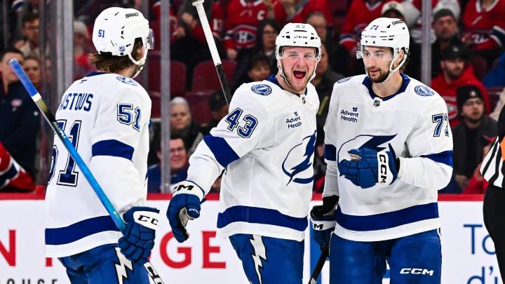 Lightning score 6, ease past Canadiens to end 4