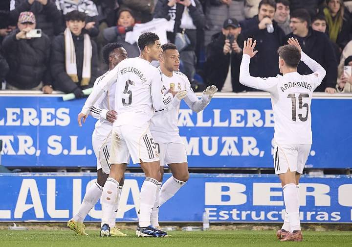 El Real Madrid vence pero no convence en Mendizorroza