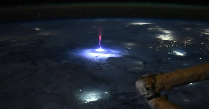 2025 in Photos: A Look at the Middle Months