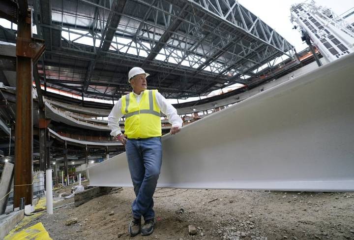 Former MLSE boss Leiweke pardoned by Trump months after being indicted