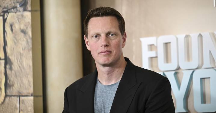 Not so fast, Netflix. Paramount launches hostile bid for Warner Bros. Discovery