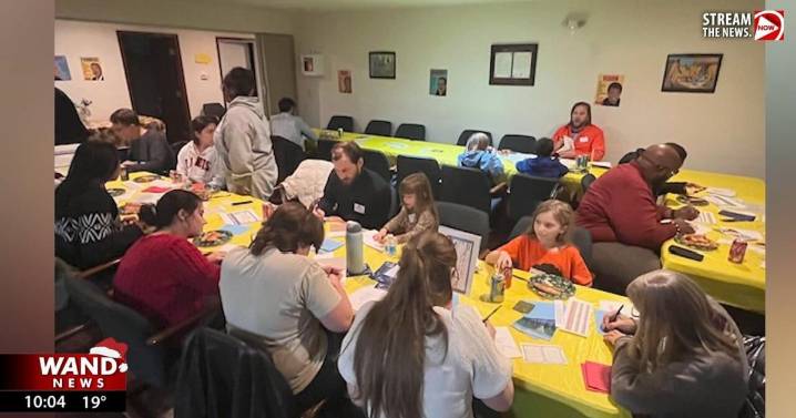 Ripple Effect brings holiday cheer to those in jail through handwritten letters