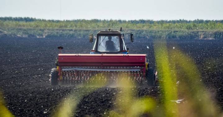 Pass a farm bill, equip farmers for the future