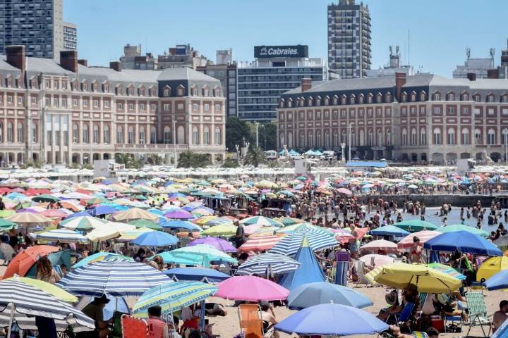 ¿Playas libres de humo? Regirán multas por fumar, pero la aplicación será limitada