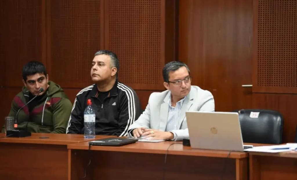 Seguirán presos los policías que llevaron detenidos al Cadillal para obligarlos a trabajar de albañiles