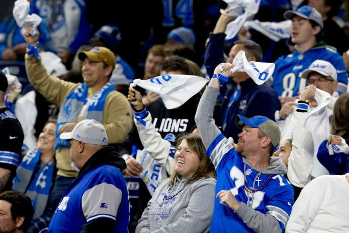Lions surprise Grand Blanc couple with Super Bowl tickets after act of kindness
