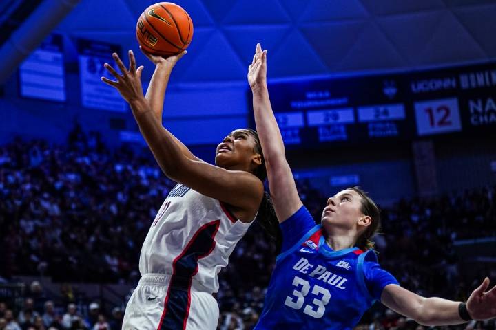 Deadspin | Women’s Top 25 roundup: UConn, Texas, South Carolina earn runaway wins